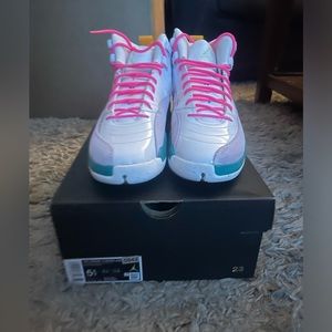 GRADE SCHOOL AIR JORDAN 12 RETRO Size 5.5Youth. 5.5 Men’s/7 Women’s